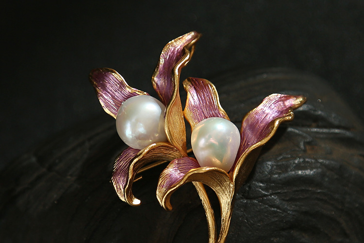 纯手原创珍珠琉璃百合花胸针