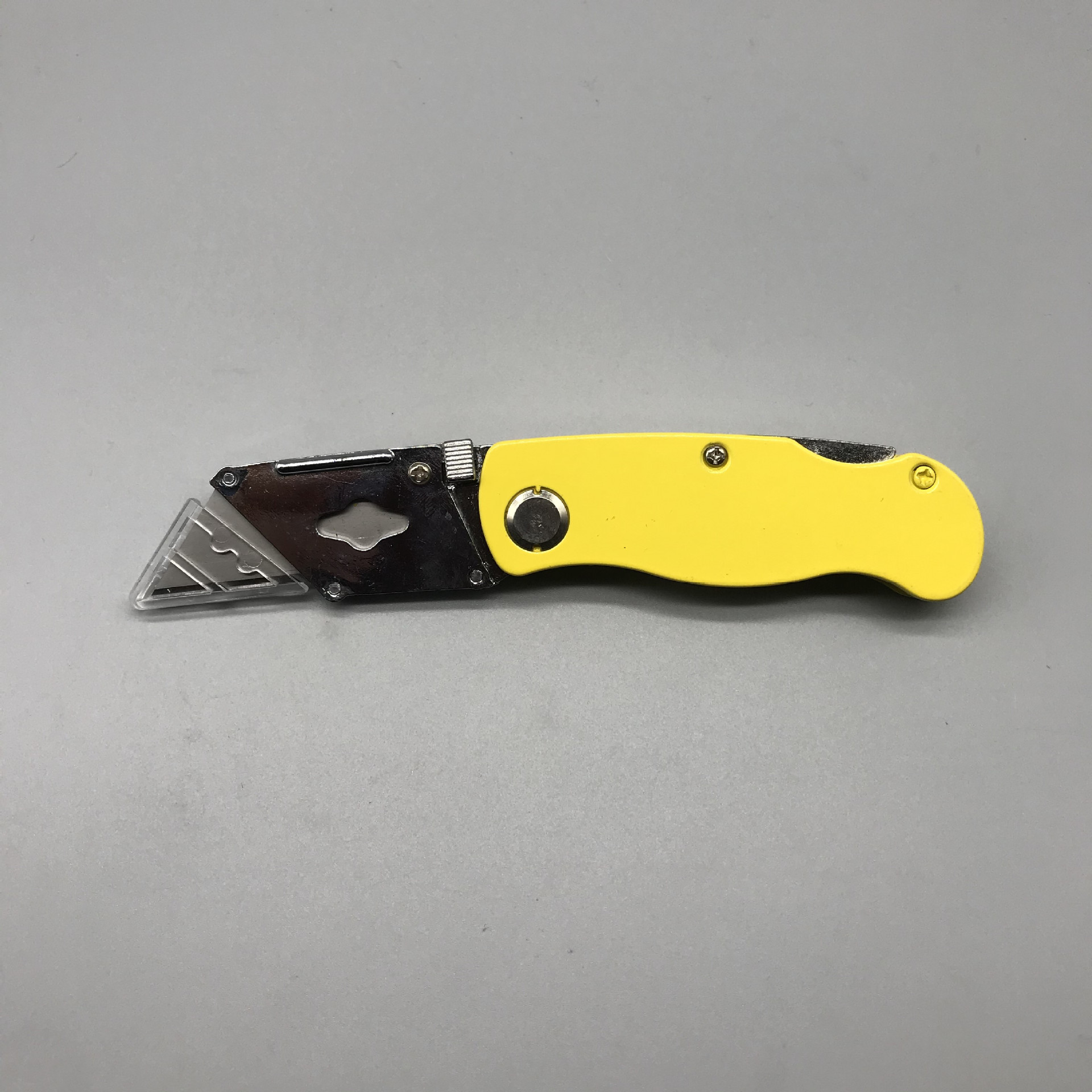 塑料折叠美工刀裁纸刀 便携式割刀 配梯形刀片 有库存请咨询客服