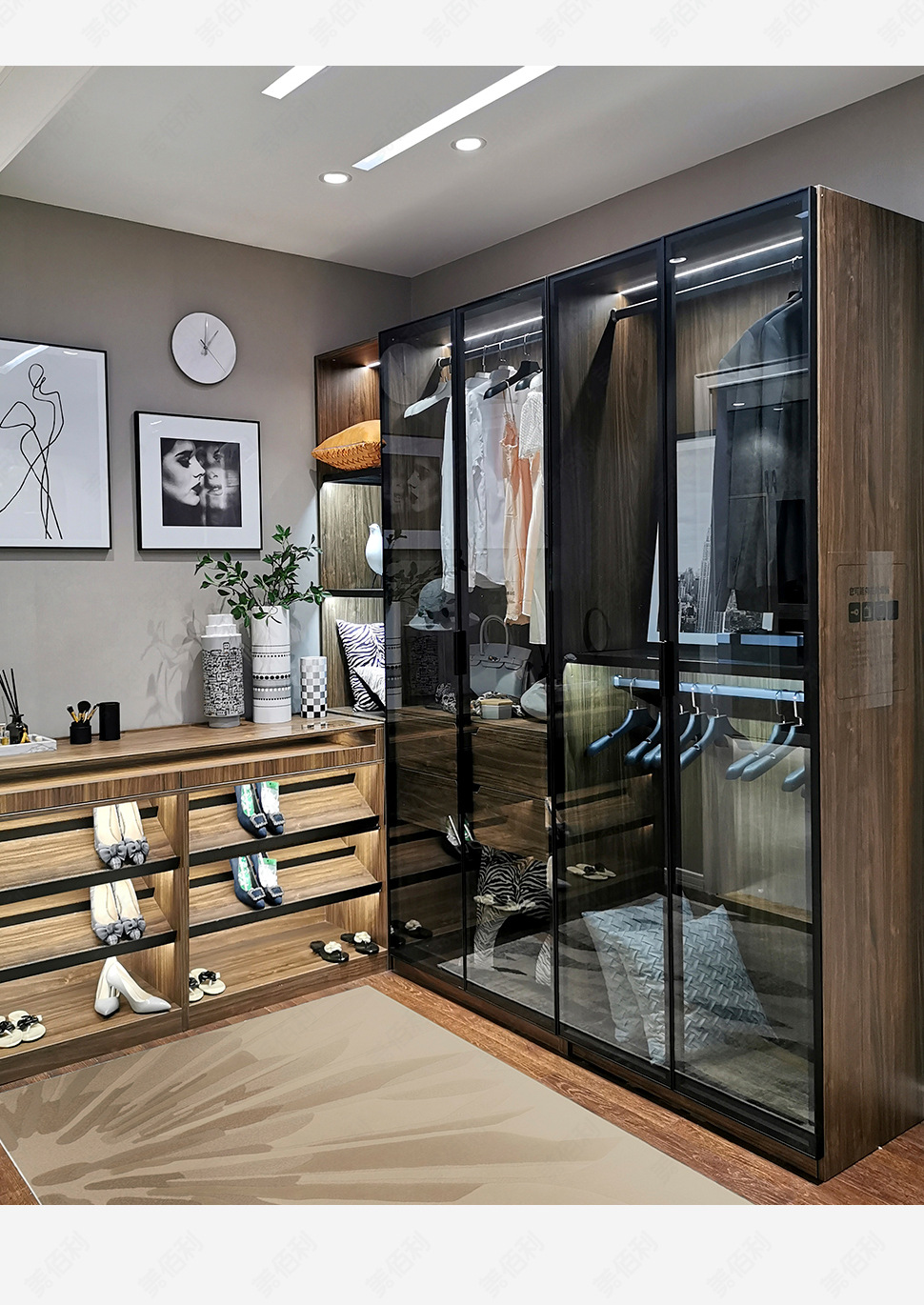 广州厂家美佰利全屋定制家具轻奢风定制衣柜实木整体衣柜轻奢主义