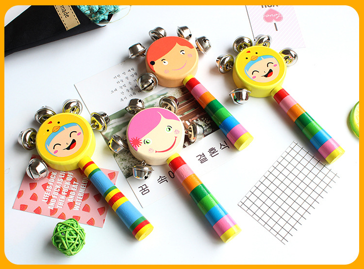 厂家直销卡木制卡通笑脸手摇铃宝宝木质七彩串铃床铃儿童音乐玩具