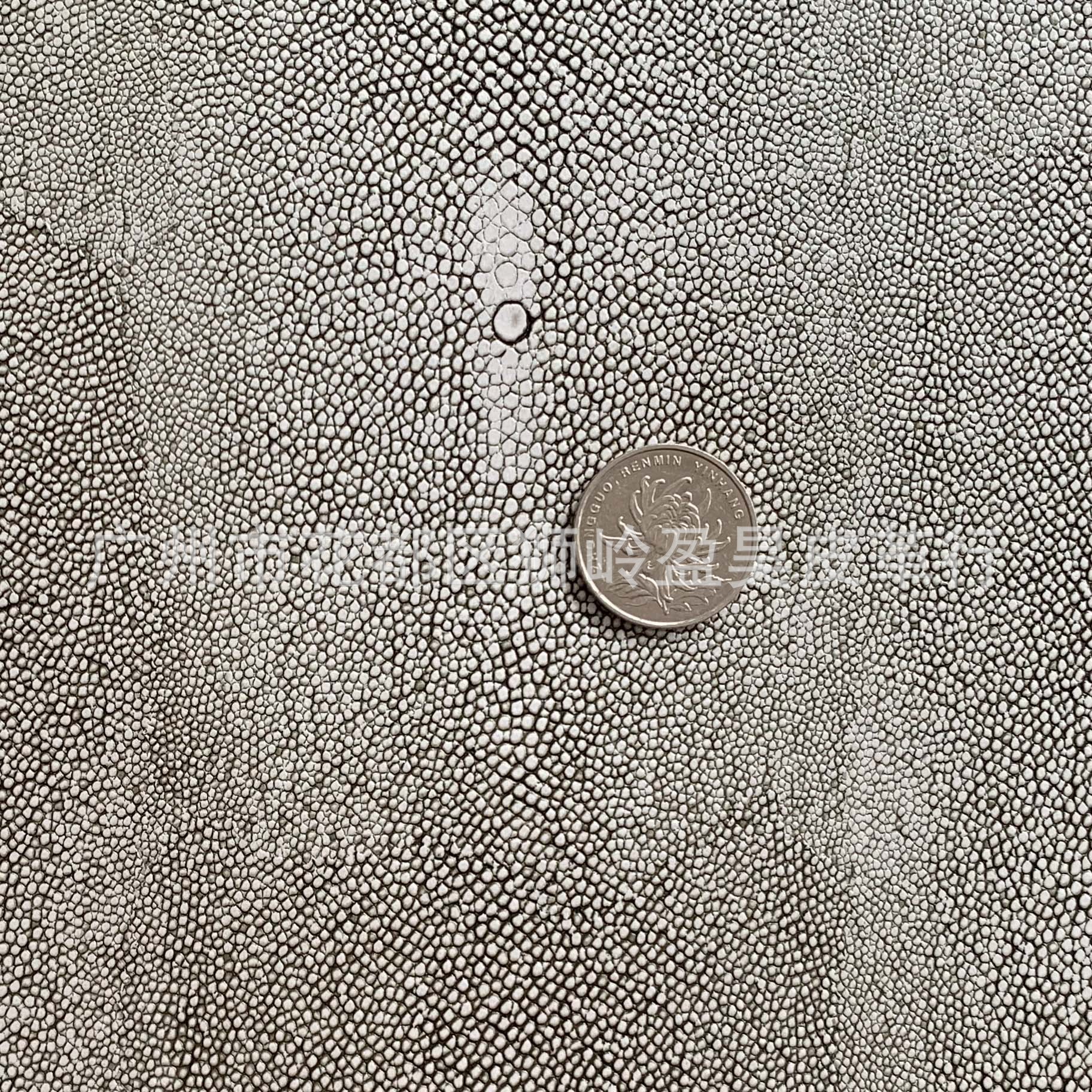 厂家热销高档新款珠光珍珠鱼皮革复古双色石头纹魔鬼鱼软包皮革