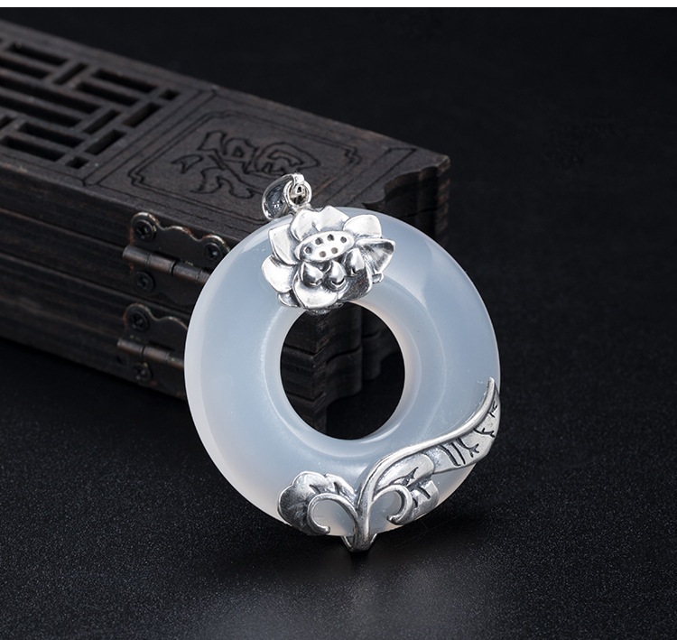 银迷s925银吊坠男女2019新款潮复古宫廷气质莲花玉髓平安扣挂件