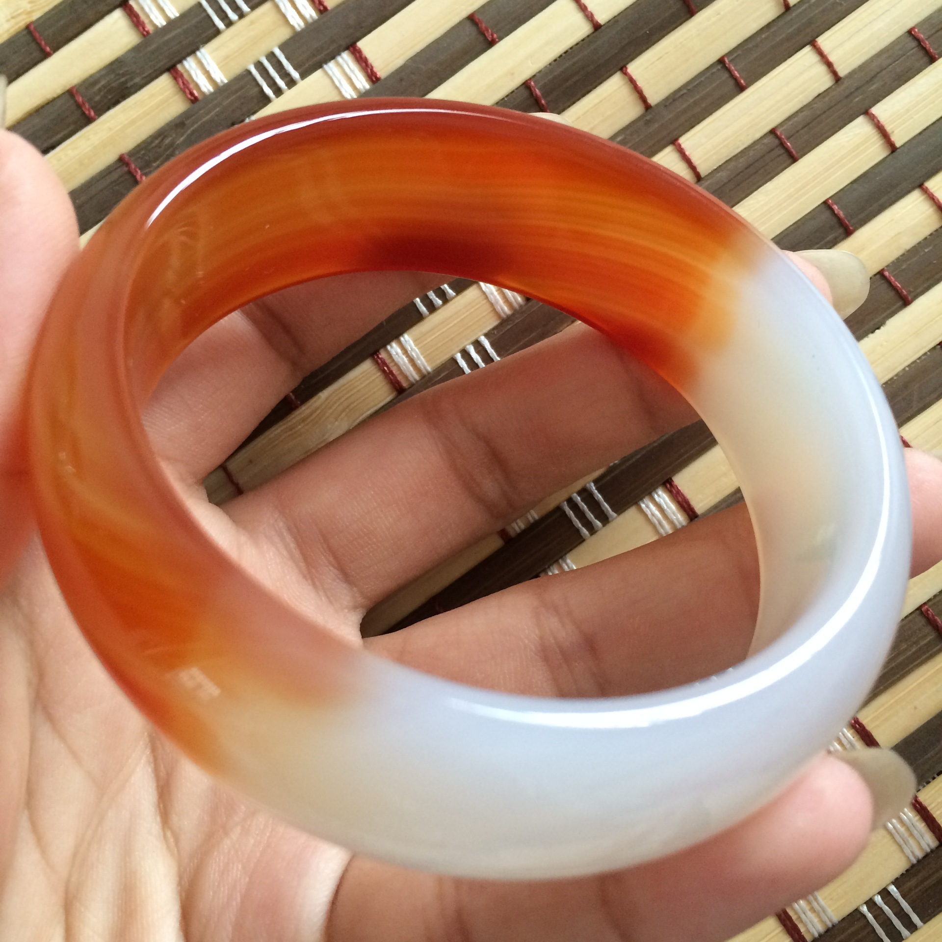 红玛瑙贵妃手镯 玛瑙宽型玉镯女款手镯玉石玉器 批发