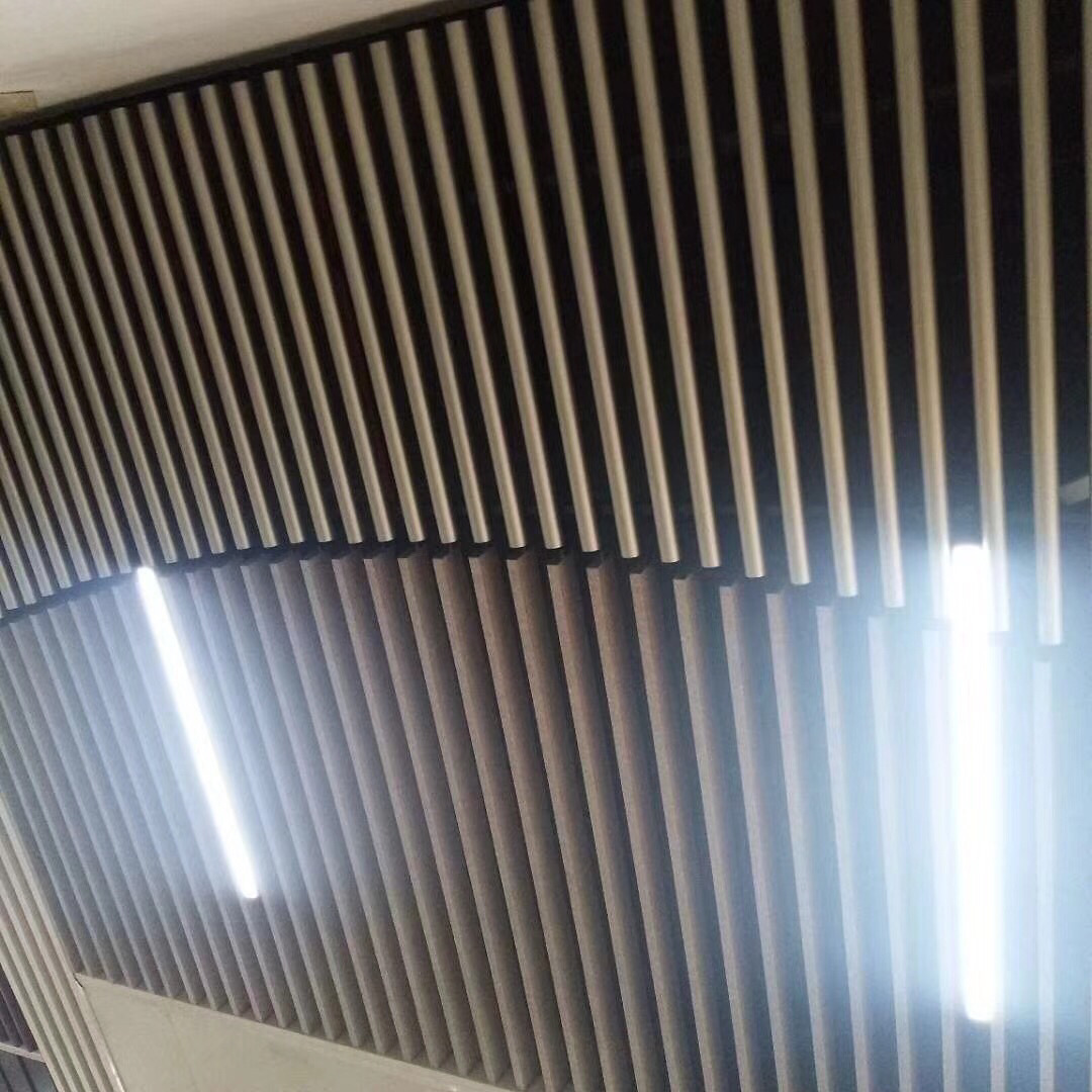 供应办公室百叶天花吊顶 铝挂片天花垂帘天花效果图l型铝格栅天花