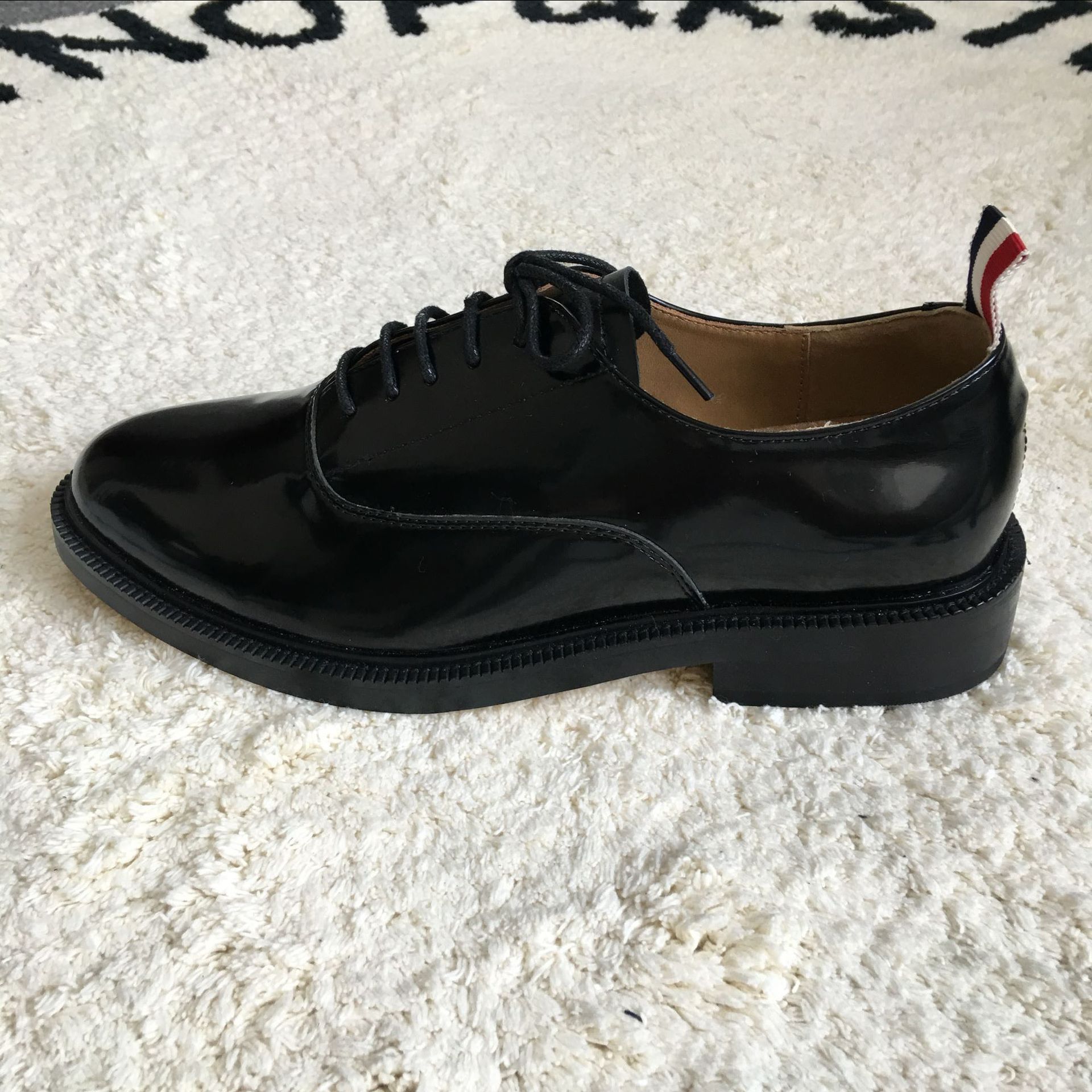 tb皮鞋 tb牛皮男士皮鞋 巴洛克风格休闲正装皮鞋男女情侣一件代发