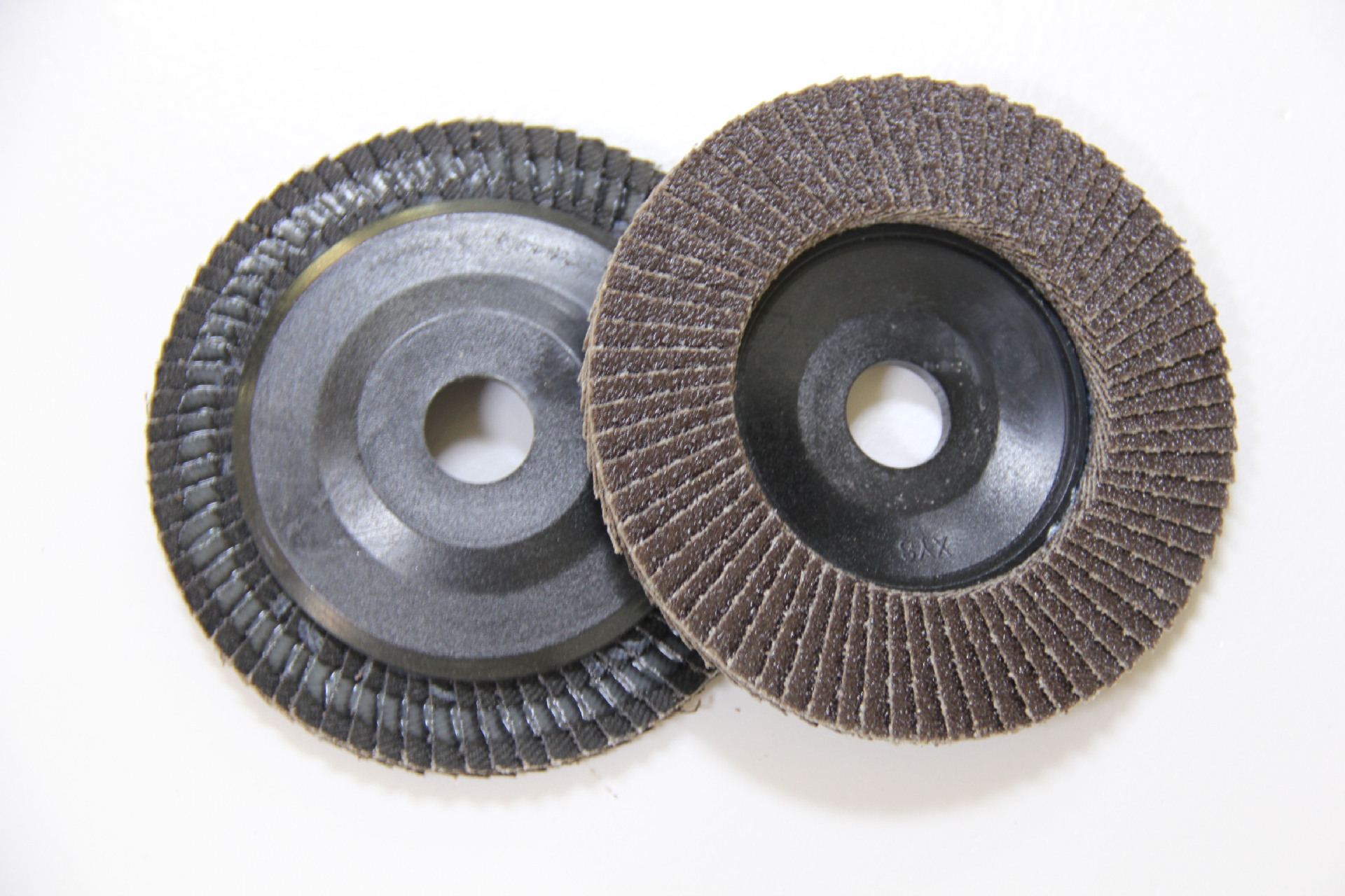 75塑盖 活动优惠价 4寸平面砂布煅烧百叶片加厚抛光片 100*16mm