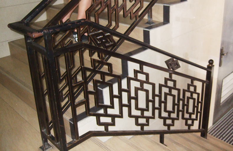 广东厂家 室内中式铁艺楼梯扶手 热镀锌铁楼梯扶手 户外旋梯扶手