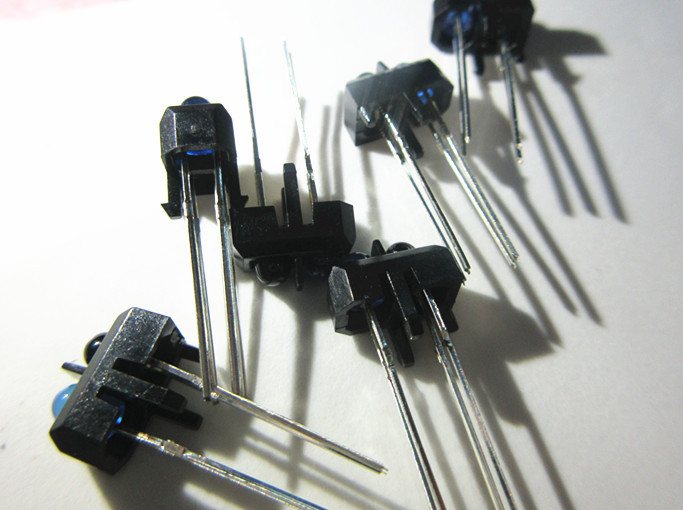 tcrt5000反射式光电开关光电传感器tcrt5000l寻迹小