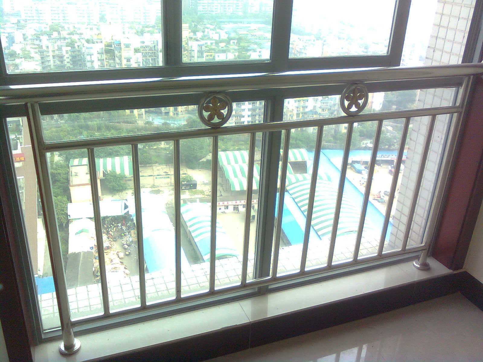 成都304材质不锈钢栏杆飘窗栏杆小区阳台栏杆高度1100mm