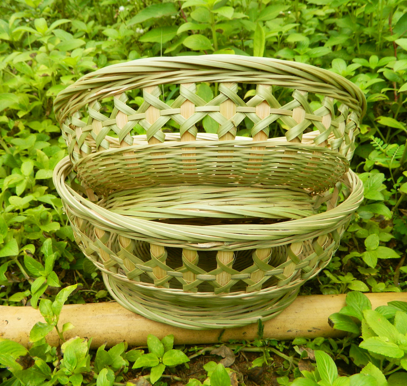 竹编竹篮 高脚花边篮
