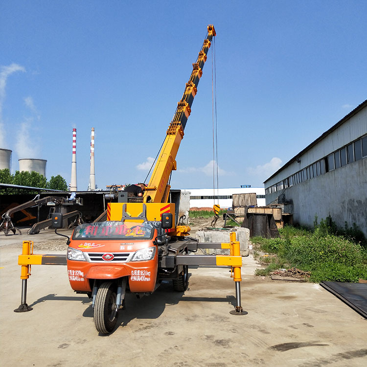 厂家改装25 28 32马力五征三轮小吊车 吊楼板建筑三马子吊车价格