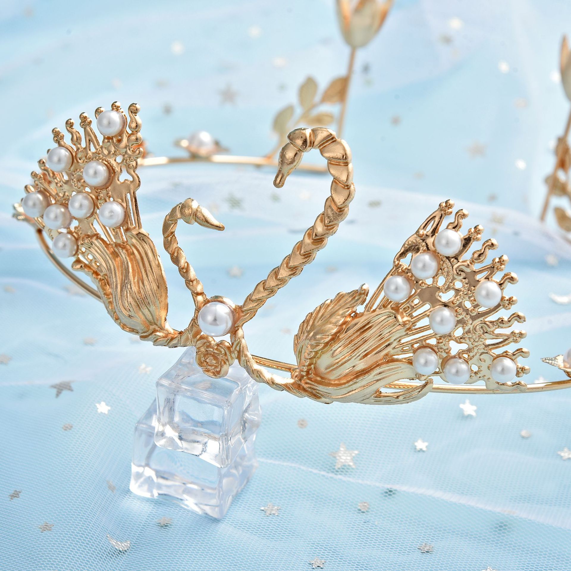 热销 金银色蛋糕皇冠婚庆生日 天鹅珍珠手工新娘饰品头饰发饰