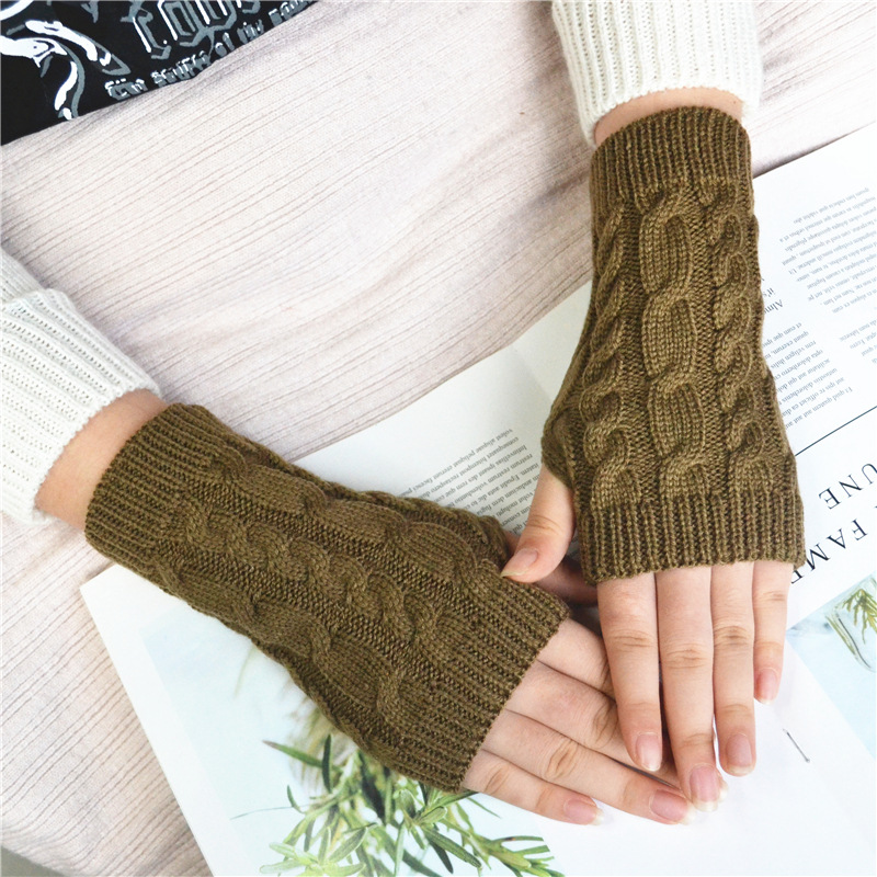 Autumn and Winter Outdoor Travel Warm Oversleeves Korean Fashion 20cm Half Finger Twist Knit Arm Sleeve