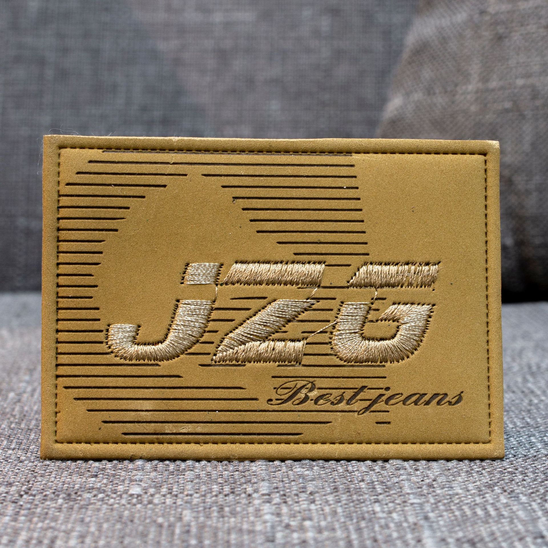 厂家定做服装高密度织唛织带刺绣标洗水标商标设计