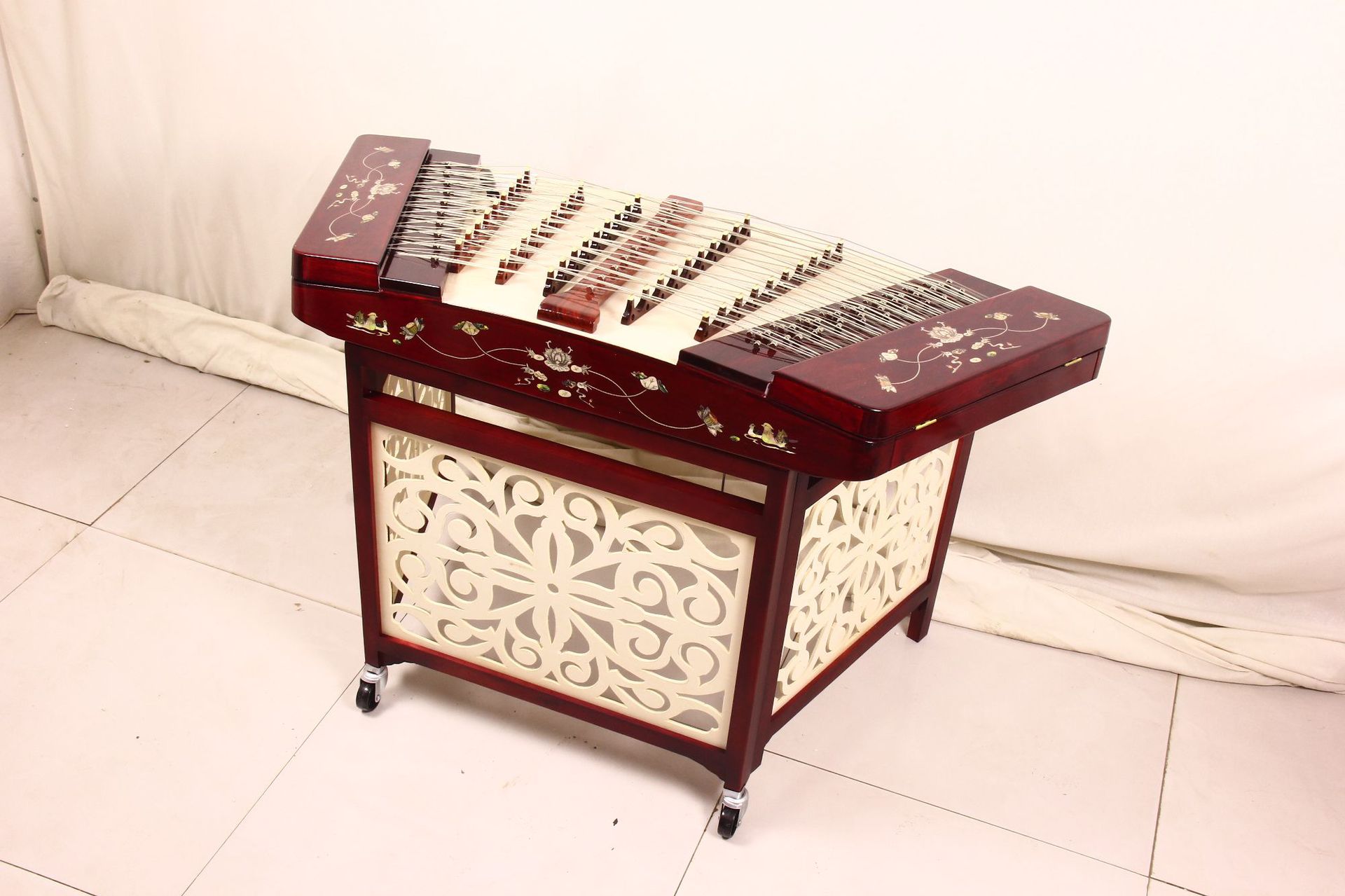 特质红木405扬琴厂家销售广东粤剧五码十音扬琴乐器硬木贴雕洋琴