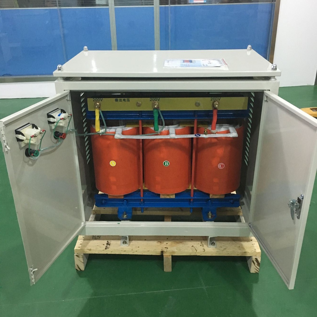 三相抽头变压器