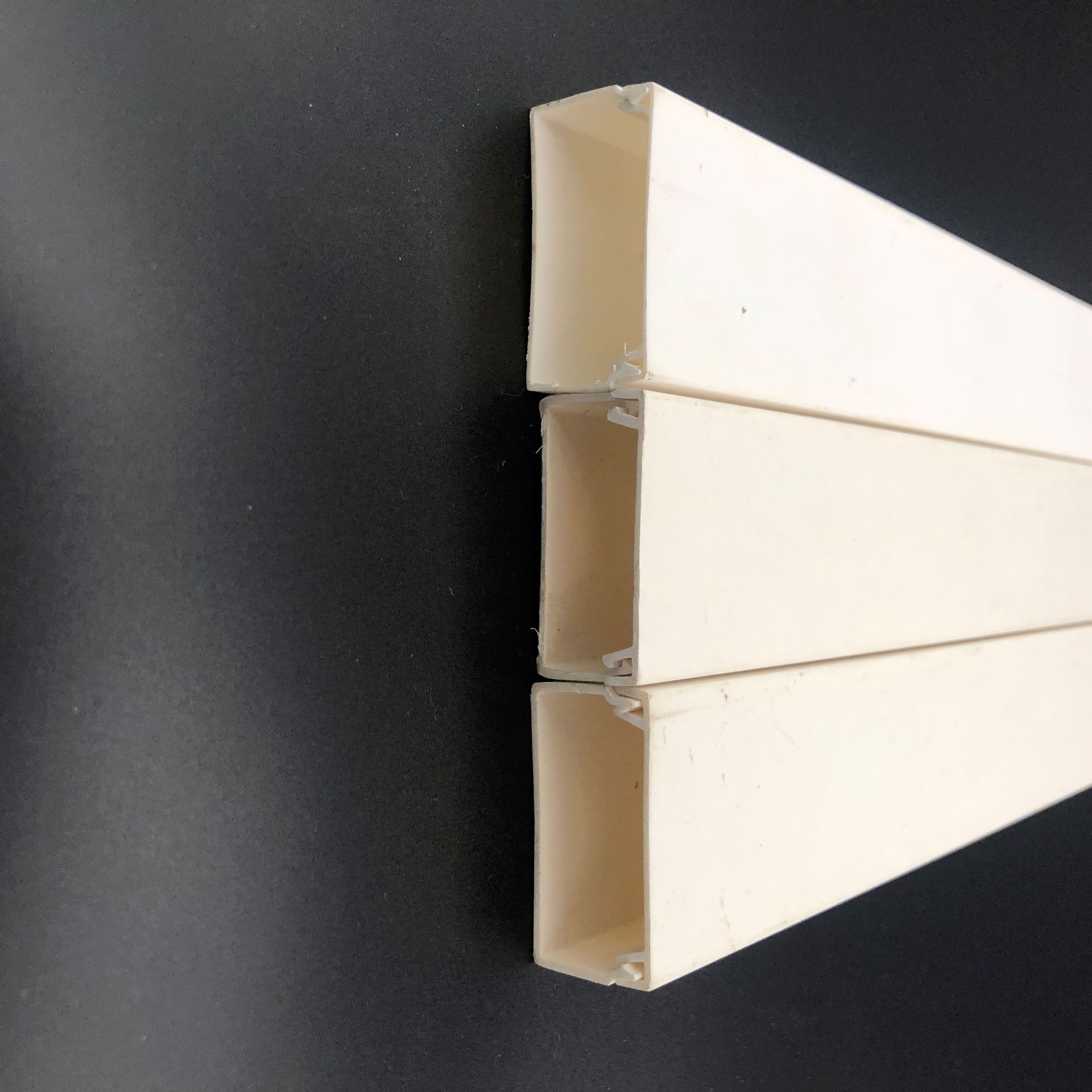 弧形线槽_pvc线槽明装走线槽弧形线槽网线墙面半圆线槽 - 阿里巴巴