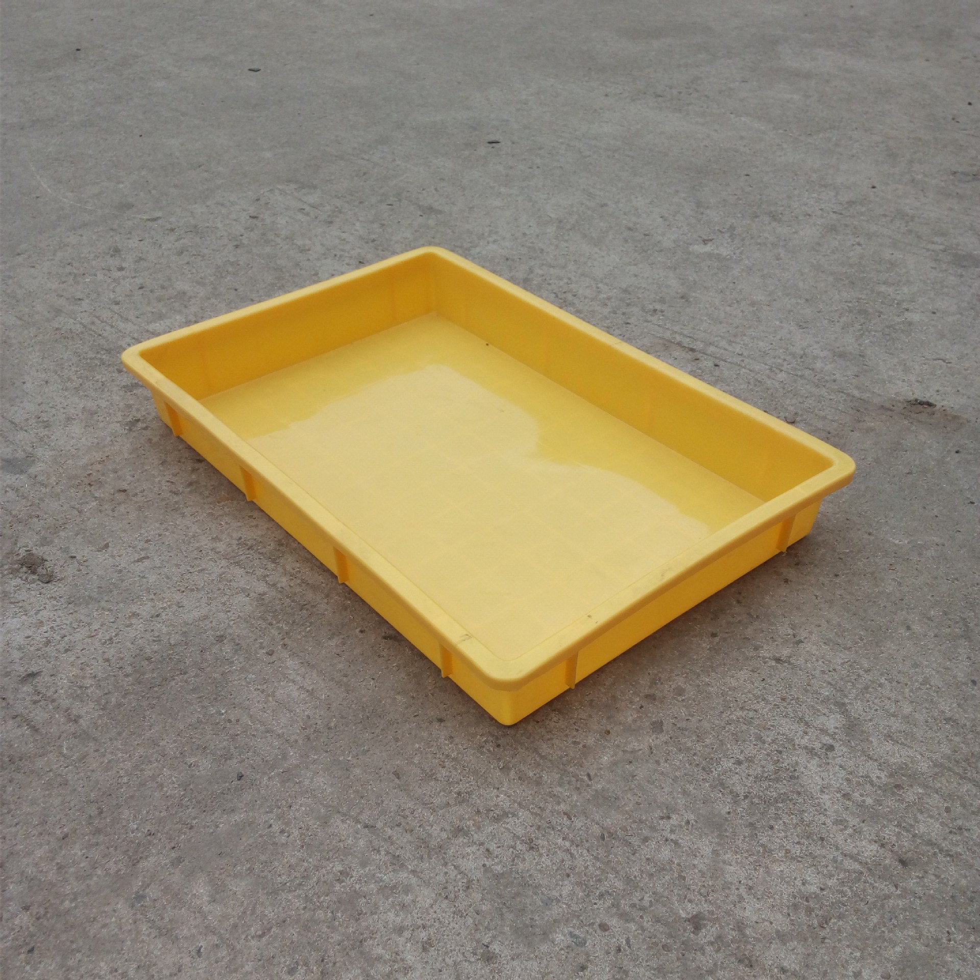 供应深圳塑料方盘 五金行业使用周转盘 红色浅盘 黄色胶盘