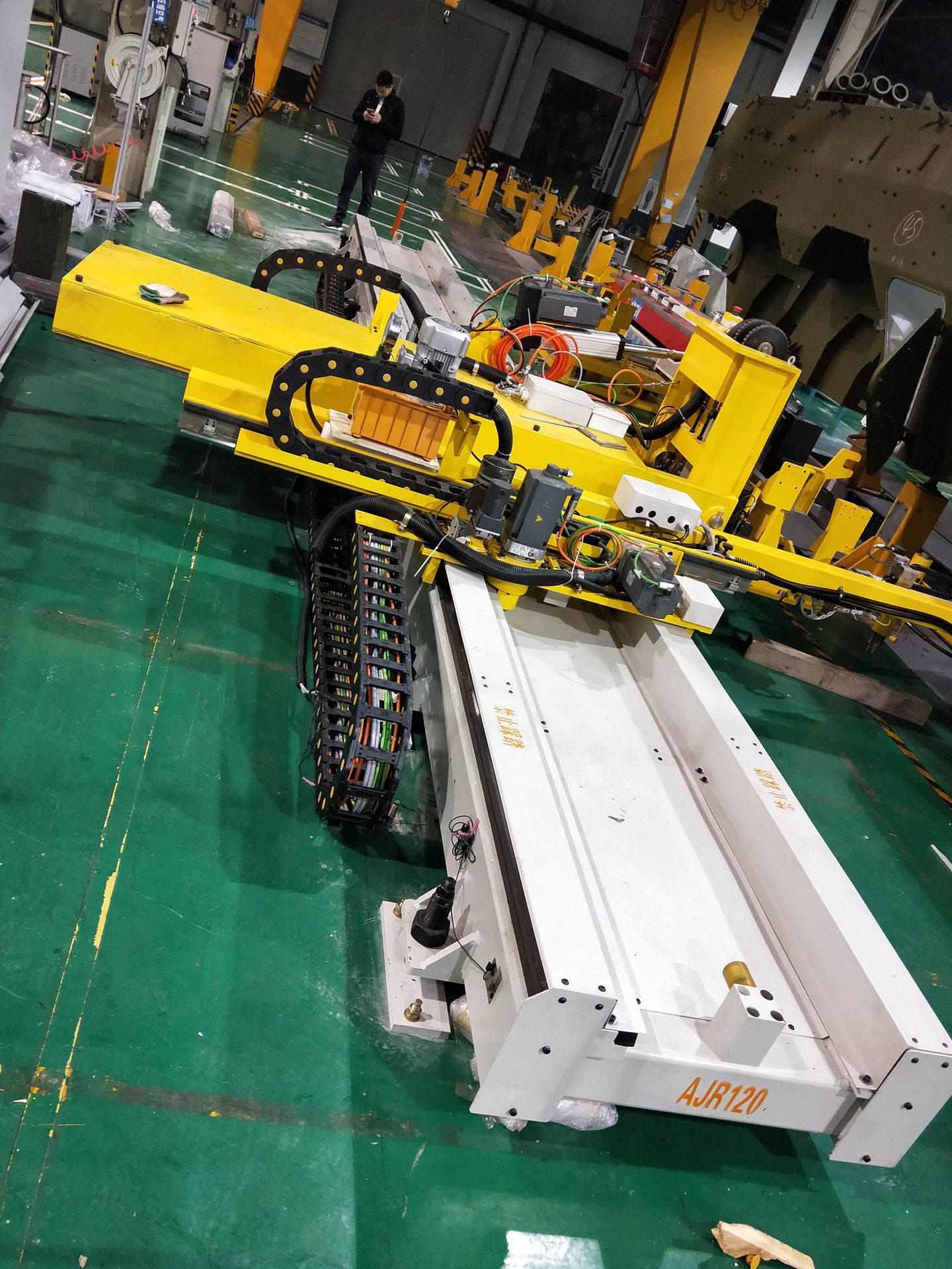 艾京机器人第七轴arb20轨道交通零部件焊接机器人