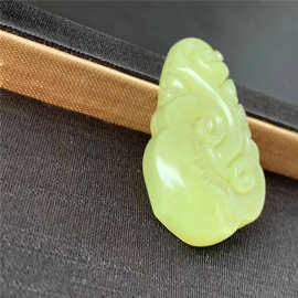 新疆和田若羌黄口黄玉吊坠黄绿色细料如意项坠挂件玉坠带证书