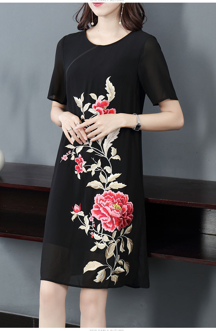 复古牡丹花刺绣日常连衣裙货号og9698