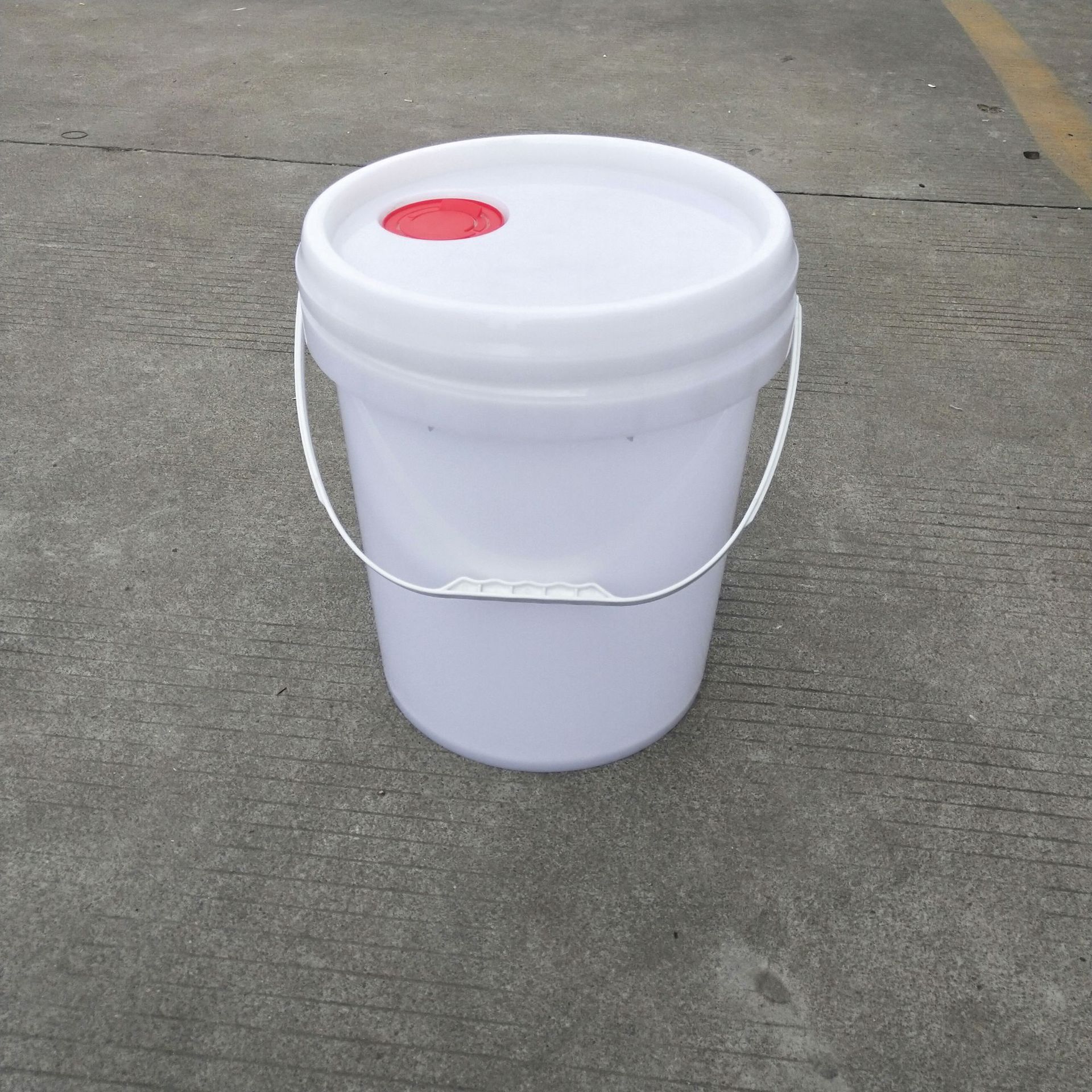 自产自销18l全新透明塑料桶机油桶润滑油桶18l防冻液桶涂料桶