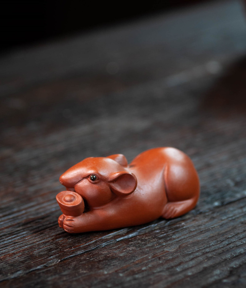 紫砂茶宠老鼠摆件纯手工雕塑元宝米老鼠创意茶具可养宜兴厂家直销