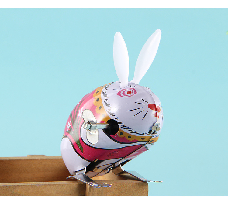 经典热卖义乌厂家批发怀旧上链发条玩具铁皮兔子地摊玩具儿童玩具