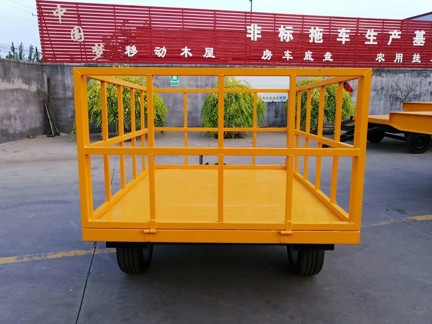 厂家供应围栏平板拖车 小型1吨单轴农用拖车 牵引挖掘机平板拖车