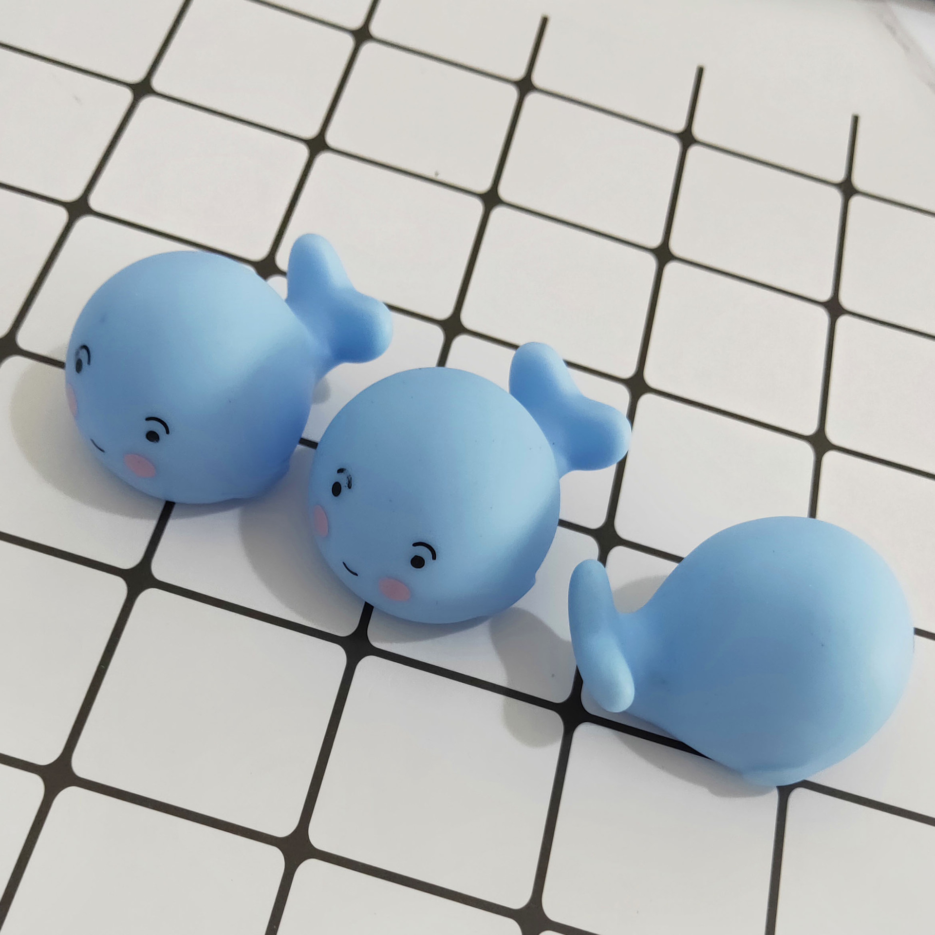 卡通可爱小鲸鱼玩具发泄猪整人小鲸鱼捏捏乐捏捏叫减压发泄玩具