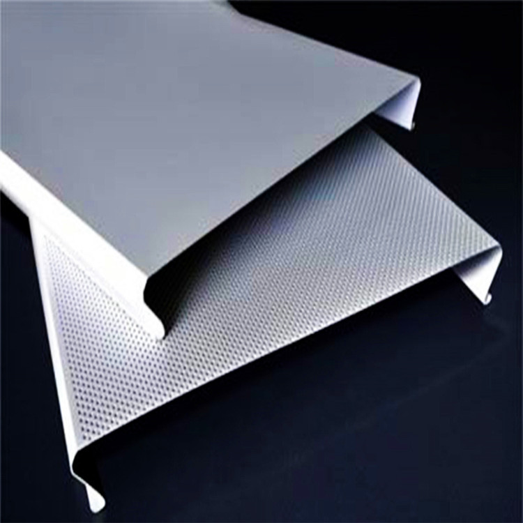 加油站厂房条形扣板s型高边无逢铝条扣c型铝天花吊顶木纹防风铝条