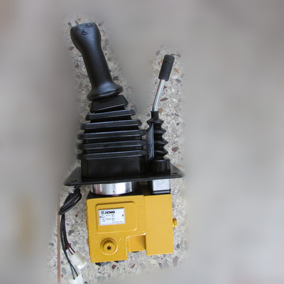 供应徐工装载机配件803085699 xdf3-00(y1)国产三联单手柄先导阀