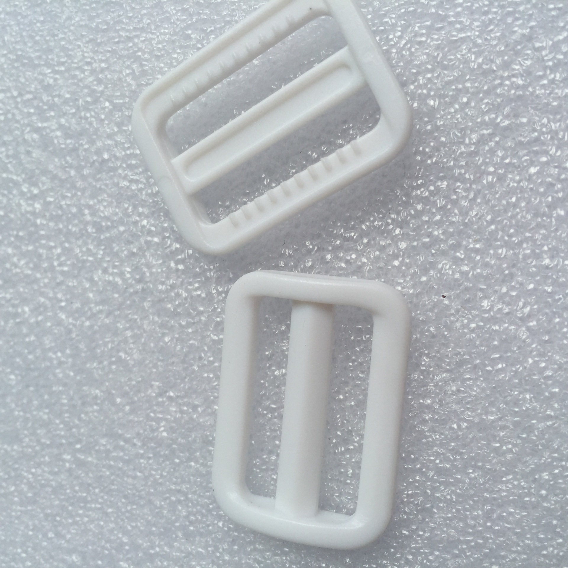 广东扣具厂家供应透明日扣彩色日字扣 三档扣箱包扣