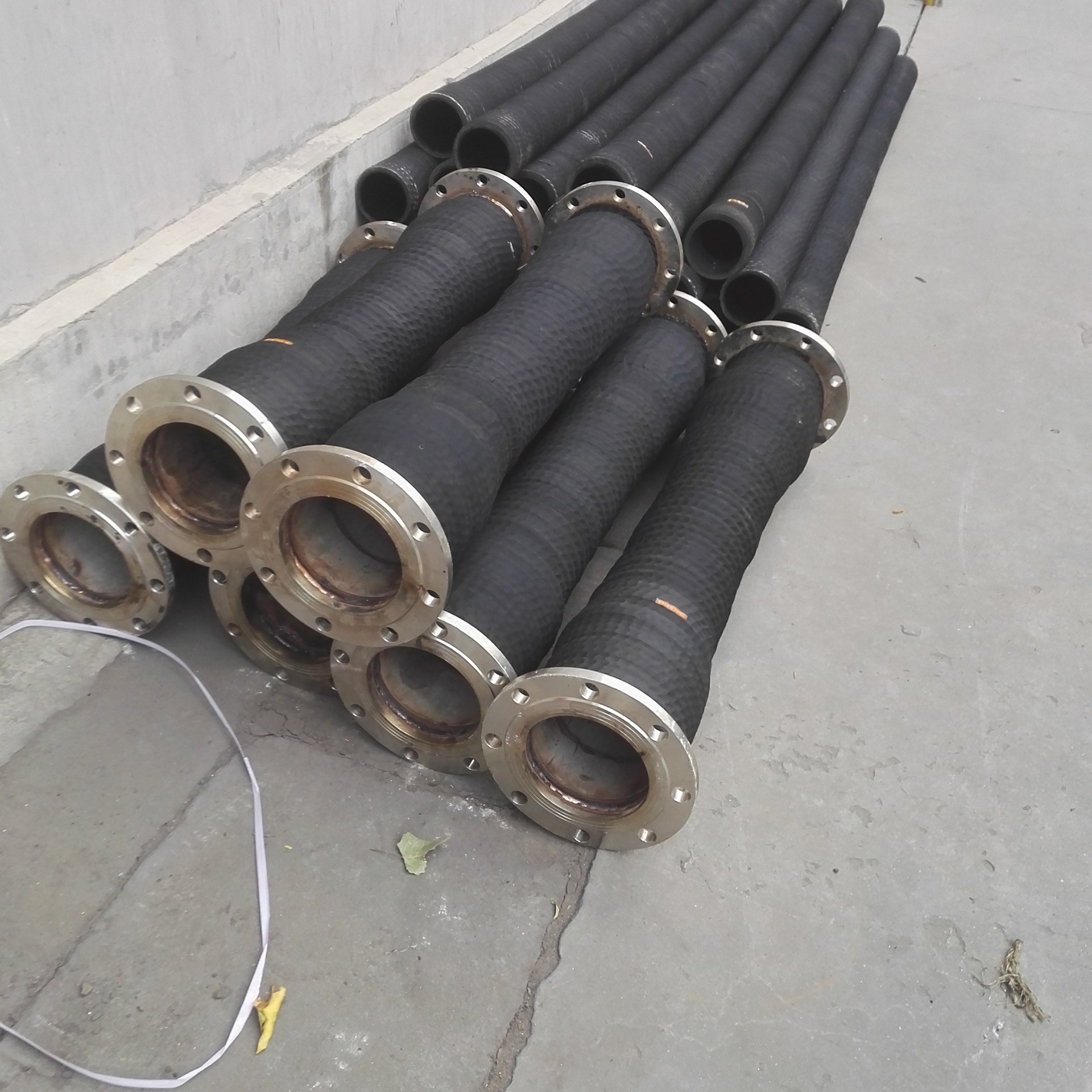 专业生产 大口径输油耐高温耐油橡胶管 钢丝骨架排吸油橡胶管