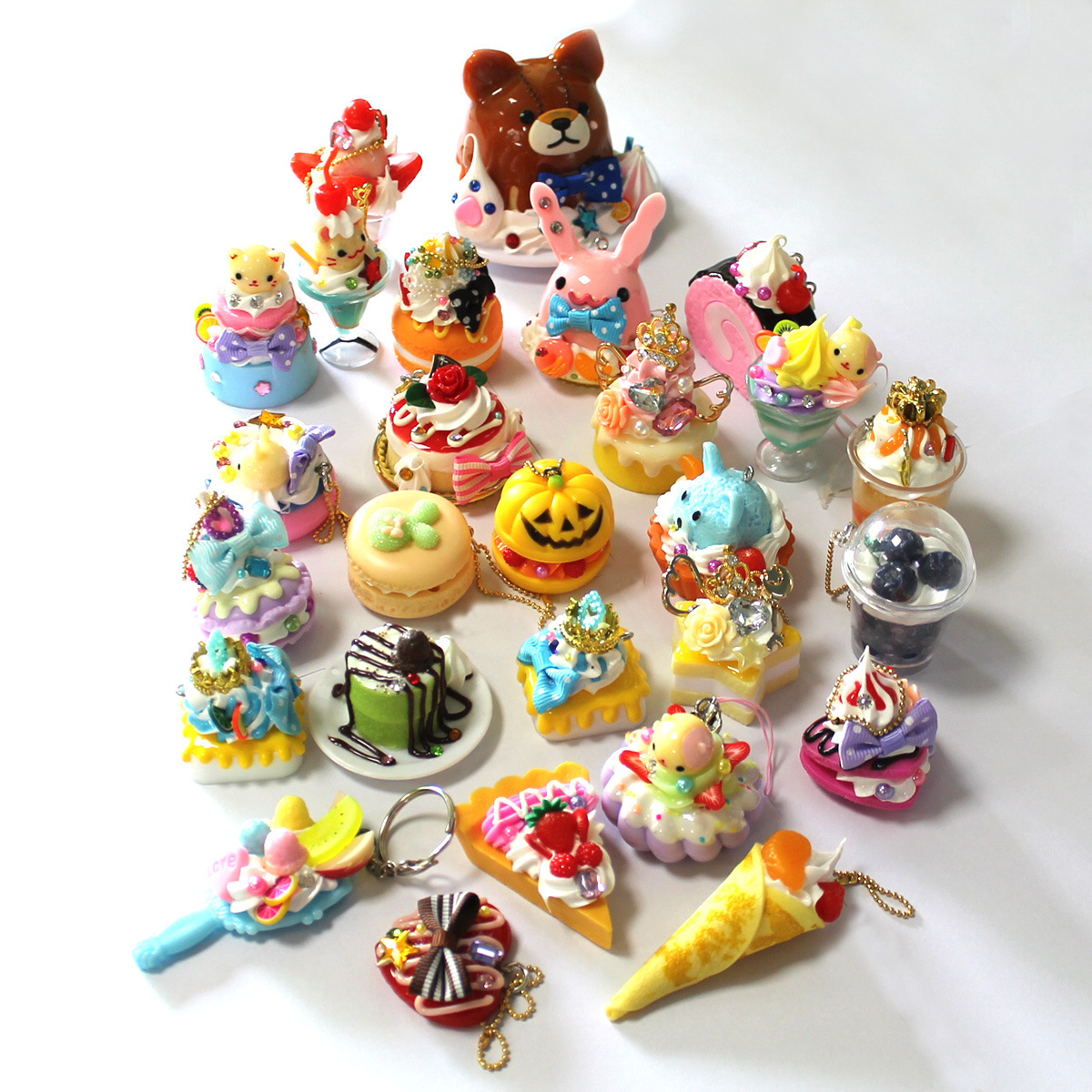 源头厂家仿真食玩钥匙扣挂件迷你奶油蛋糕冰淇淋挂饰减压发泄玩具