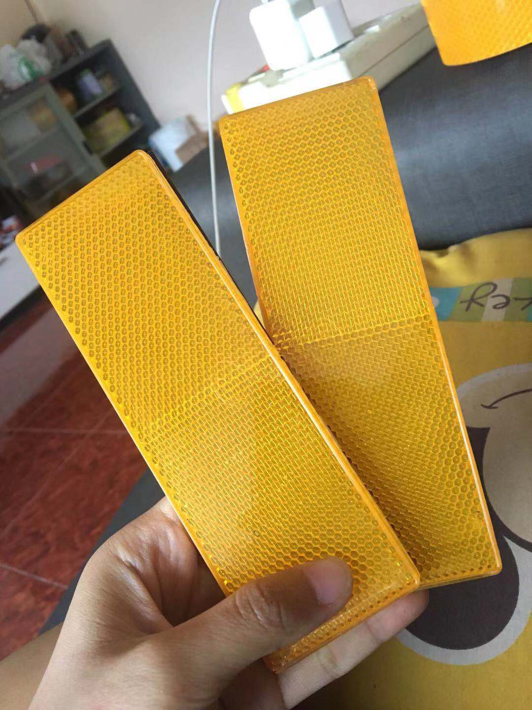 厂家直销货车反光贴车身贴交通警示标识塑料反光板夜间反射器黄色