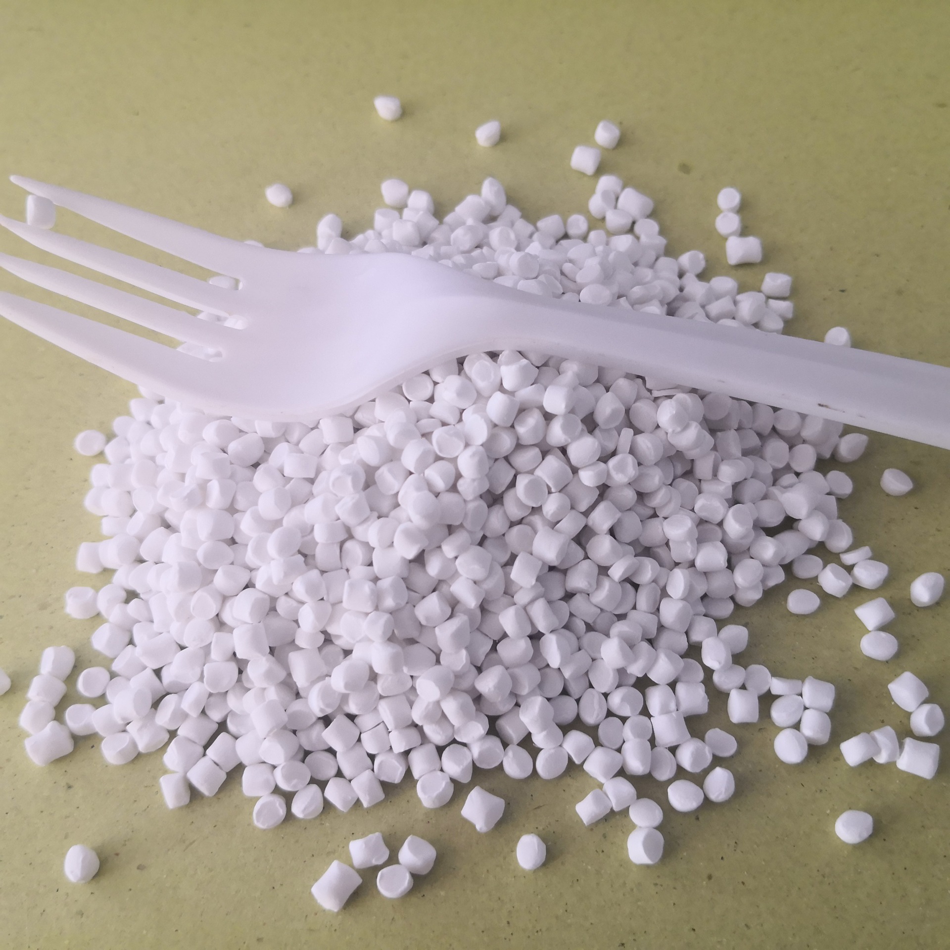 供应填充料 填充母粒 碳酸钙填充母料 快餐盒用填充母粒