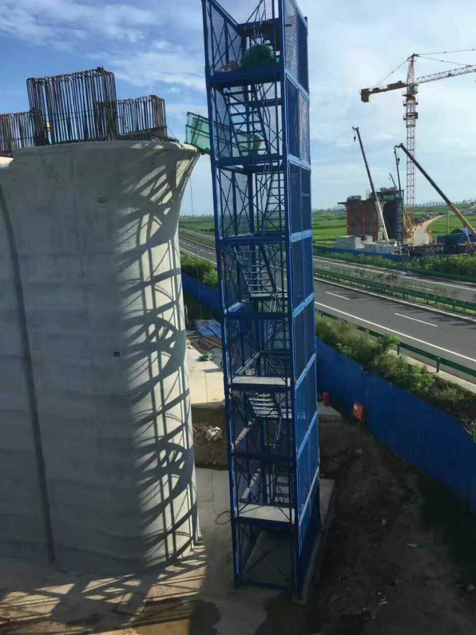 厂家批发桥梁施工梯笼基坑施工马道桥梁施工人员上下通道
