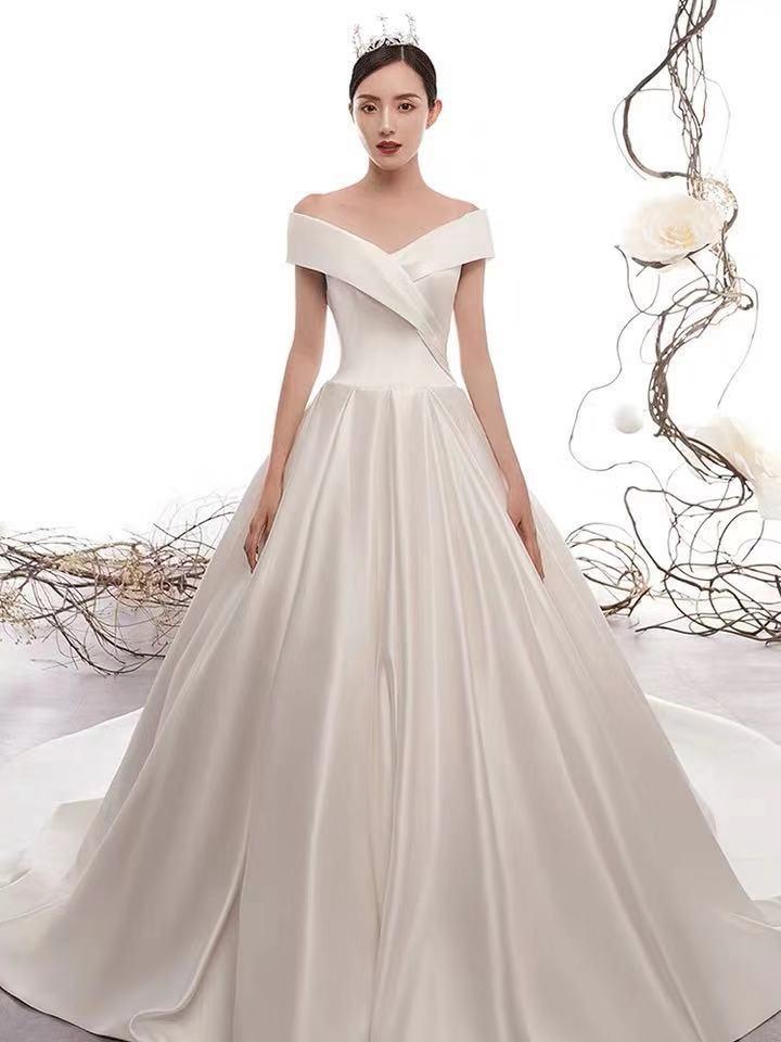 婚纱2020新款新娘复古缎面长拖尾主赫本简约网红抖音一字肩出门纱