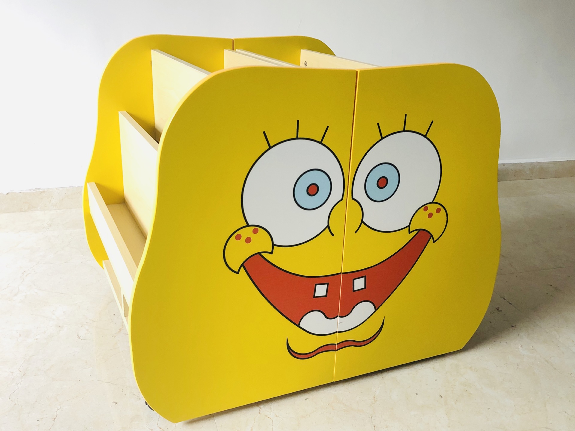 幼儿园卡通造型书架宝宝多功能实木书包柜儿童收纳组合柜青蛙书包