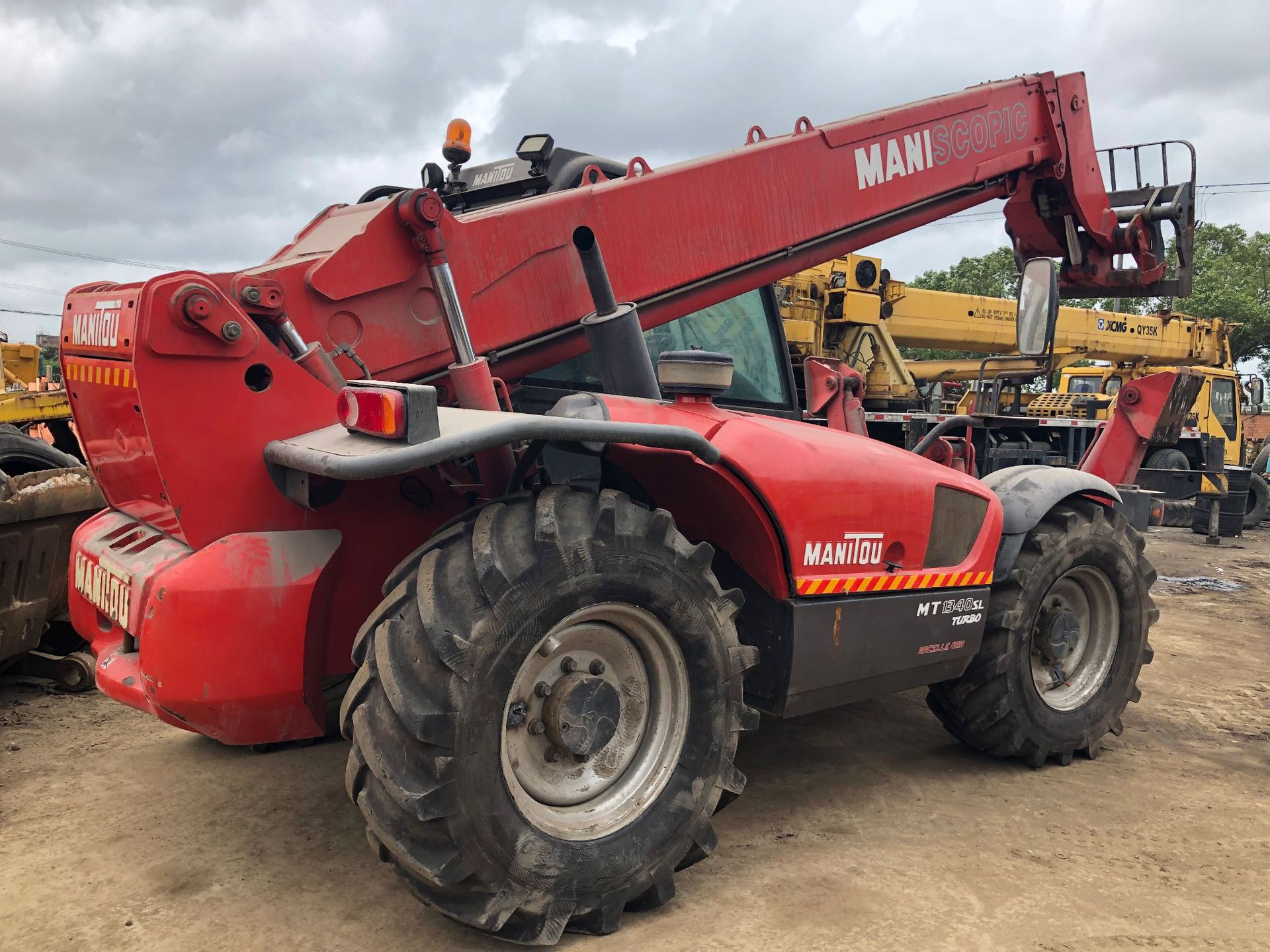 曼尼通mt1340sl伸缩臂叉车出售