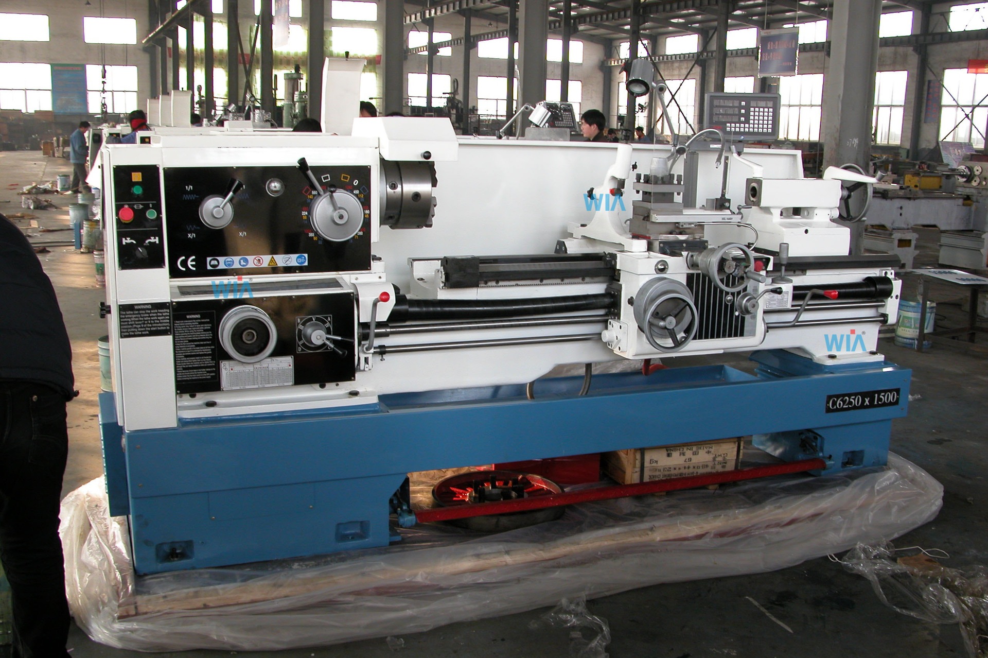 ca6261-1000出口型卧式车床 普通车床 带马鞍 出口车床 威亚重工