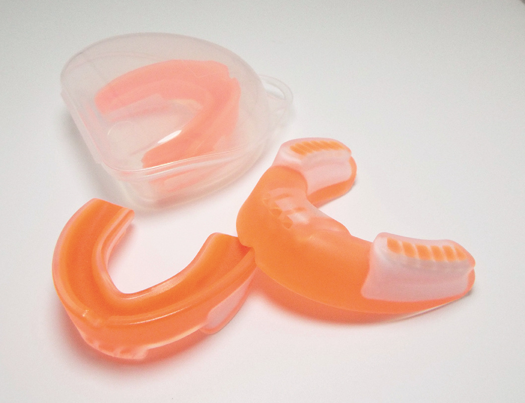 现货批发带气孔篮球运动牙套自由搏击运动护具mma拳击运动护齿