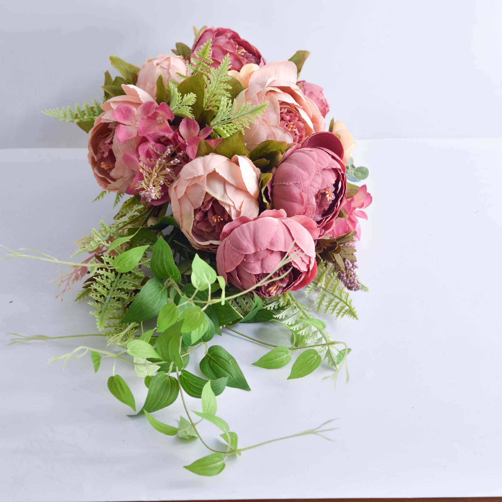 跨境ins 结婚礼新娘手捧花水滴瀑布手捧花欧式清新系仿真牡丹花束