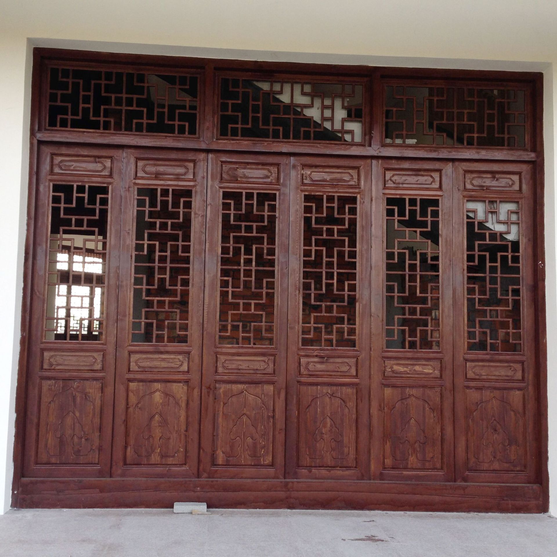 东阳木雕厂家定制中式仿古门窗吊顶镂空松木玄关隔断花窗花格屏风