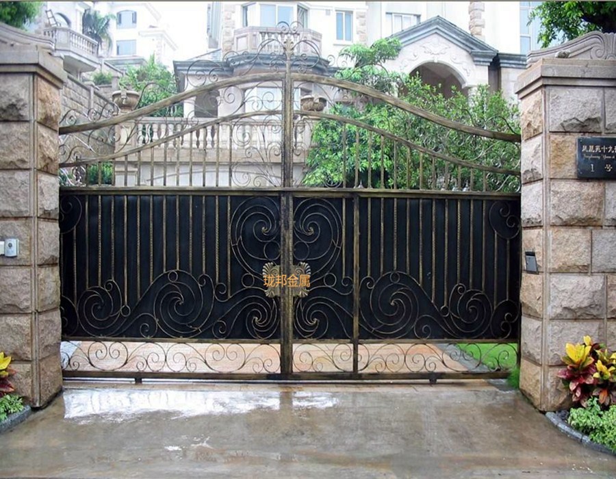 厂家定制封板铁艺大门 豪华围墙铁艺门 小区定制铁艺双开门