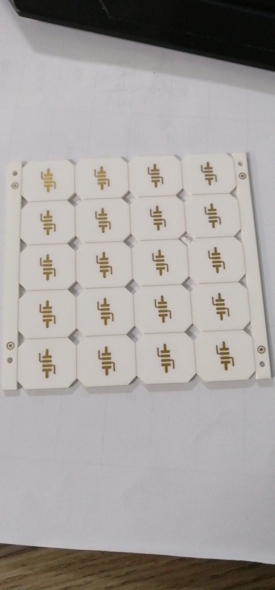 加工定制氧化铝陶瓷线路板