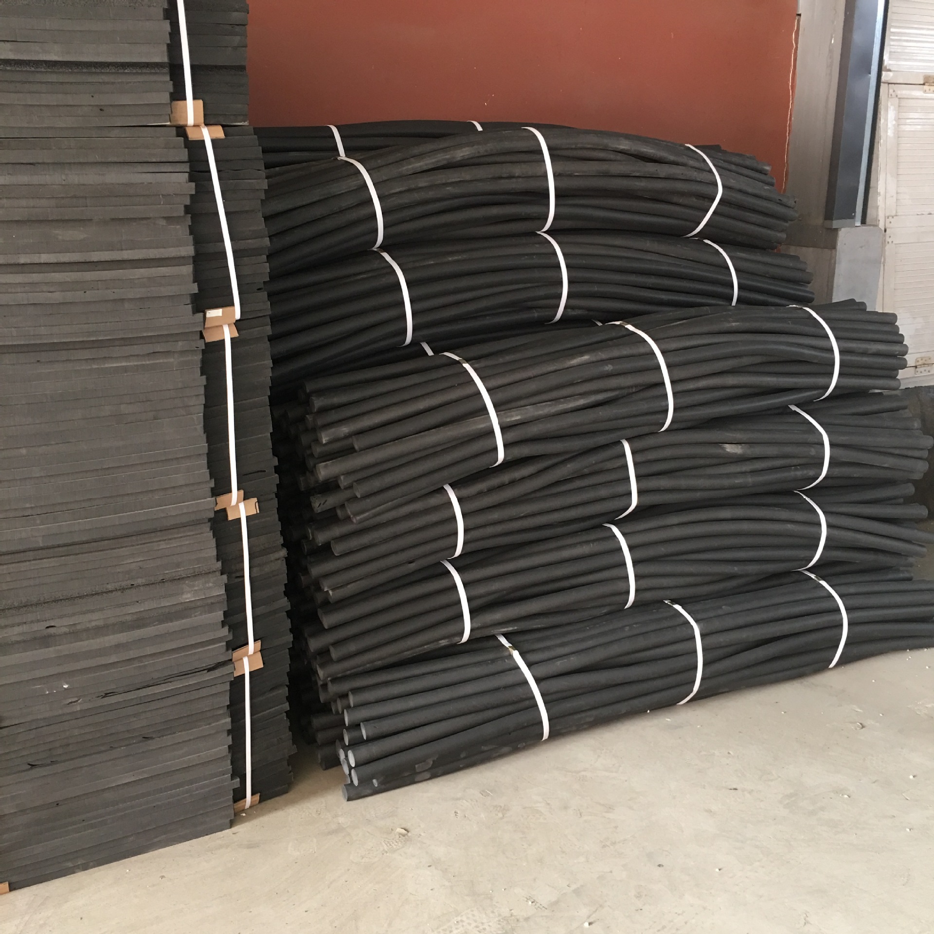 厂家供应各种型号聚乙烯闭孔泡沫棒实心 高压pe泡沫板填缝板定 制