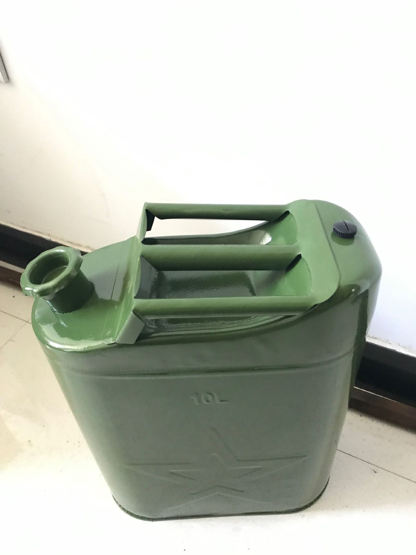 工厂直销油桶 欧式螺纹欧式加压盖汽油桶 方形铁油桶
