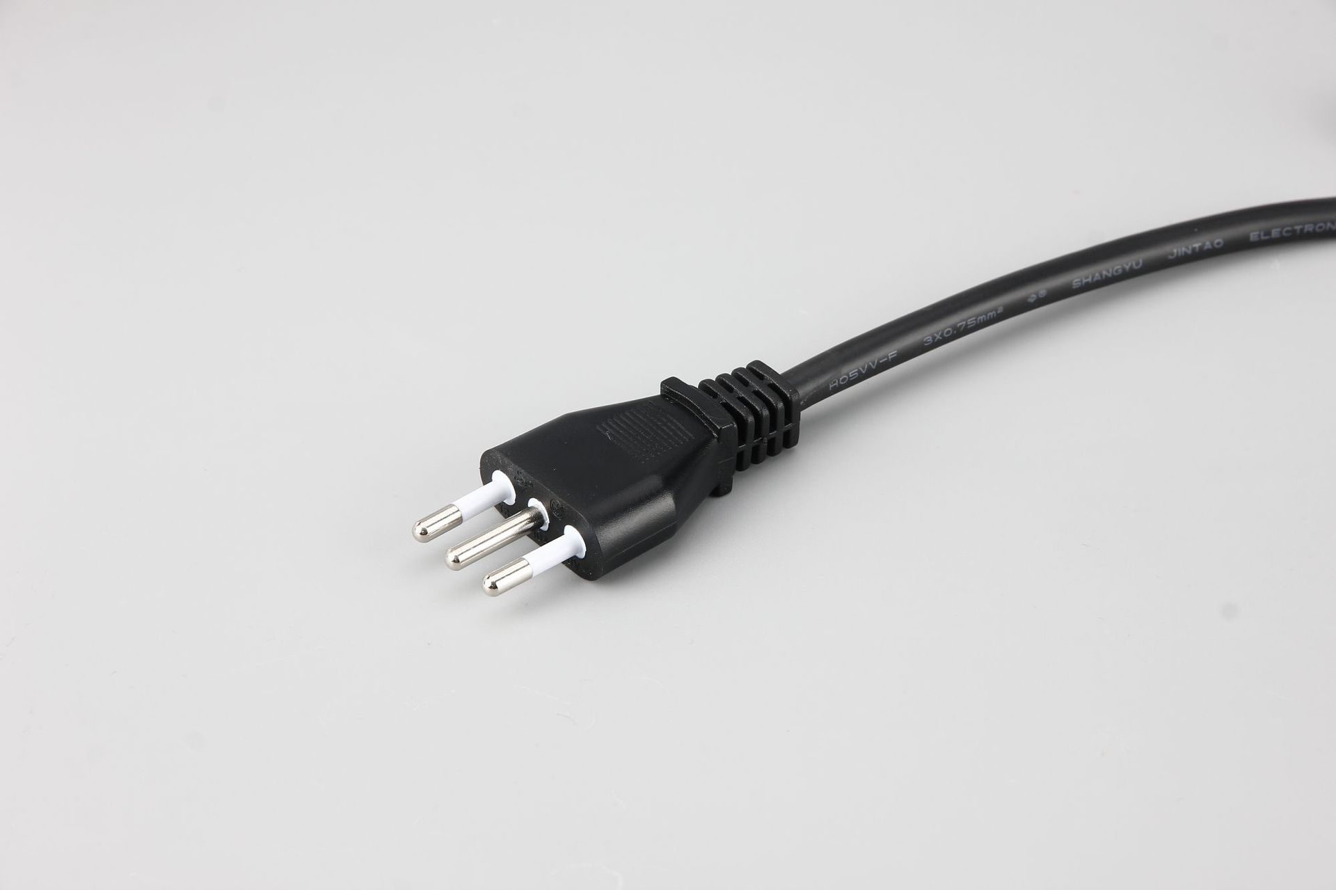 hd-077 厂家供应 欧洲系列意大利三插 电源插